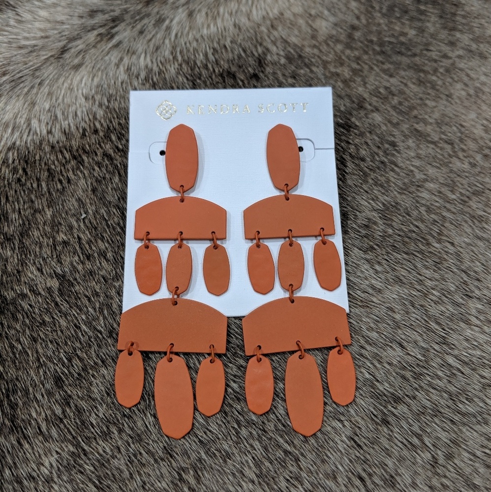 Kendra Scott Emmet earrings